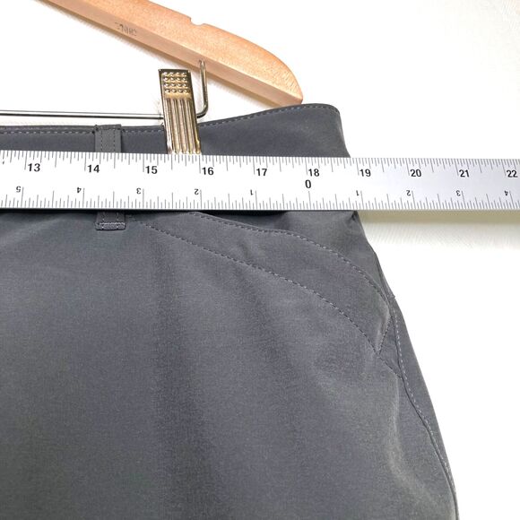 Eddie Bauer Women's size 16 Gray Adventure Cargo Shorts - Picture 5 of 9